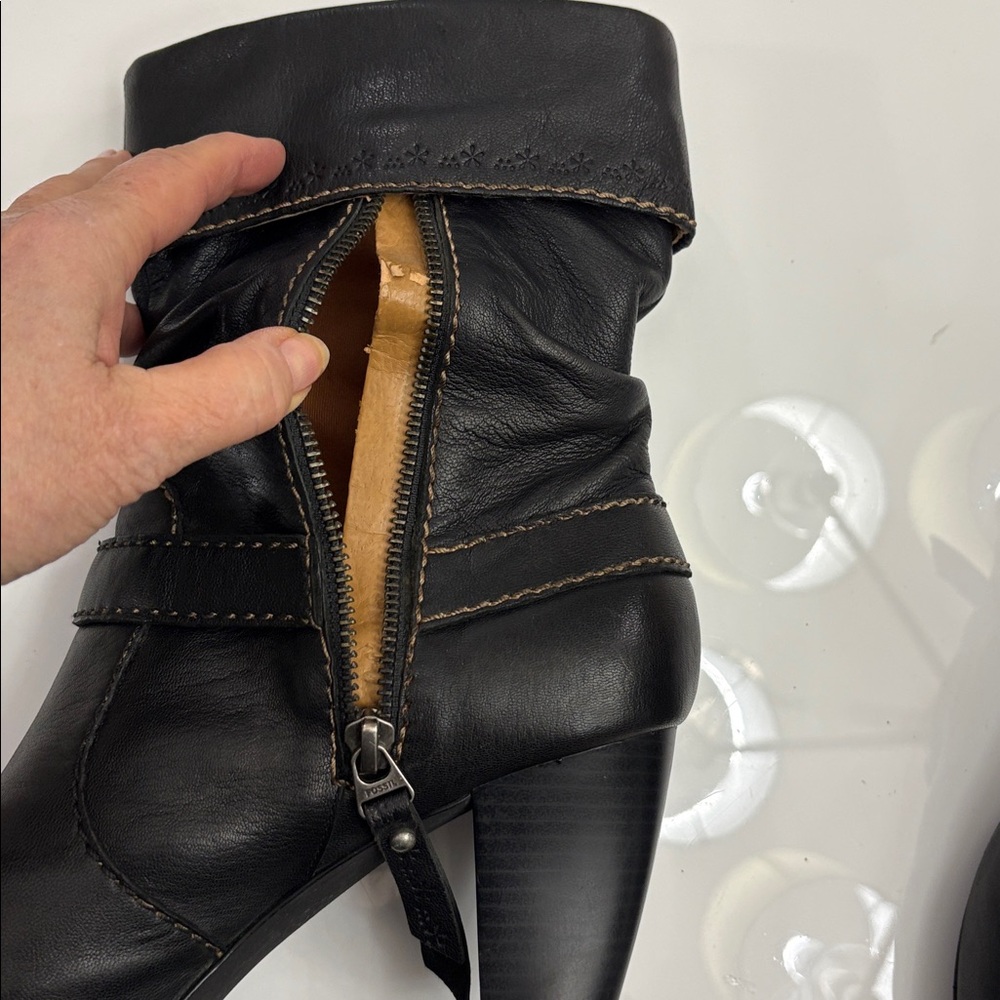 FOSSIL Black Leather BOOTS size 8.5 in boot bag - Picture 8 of 16